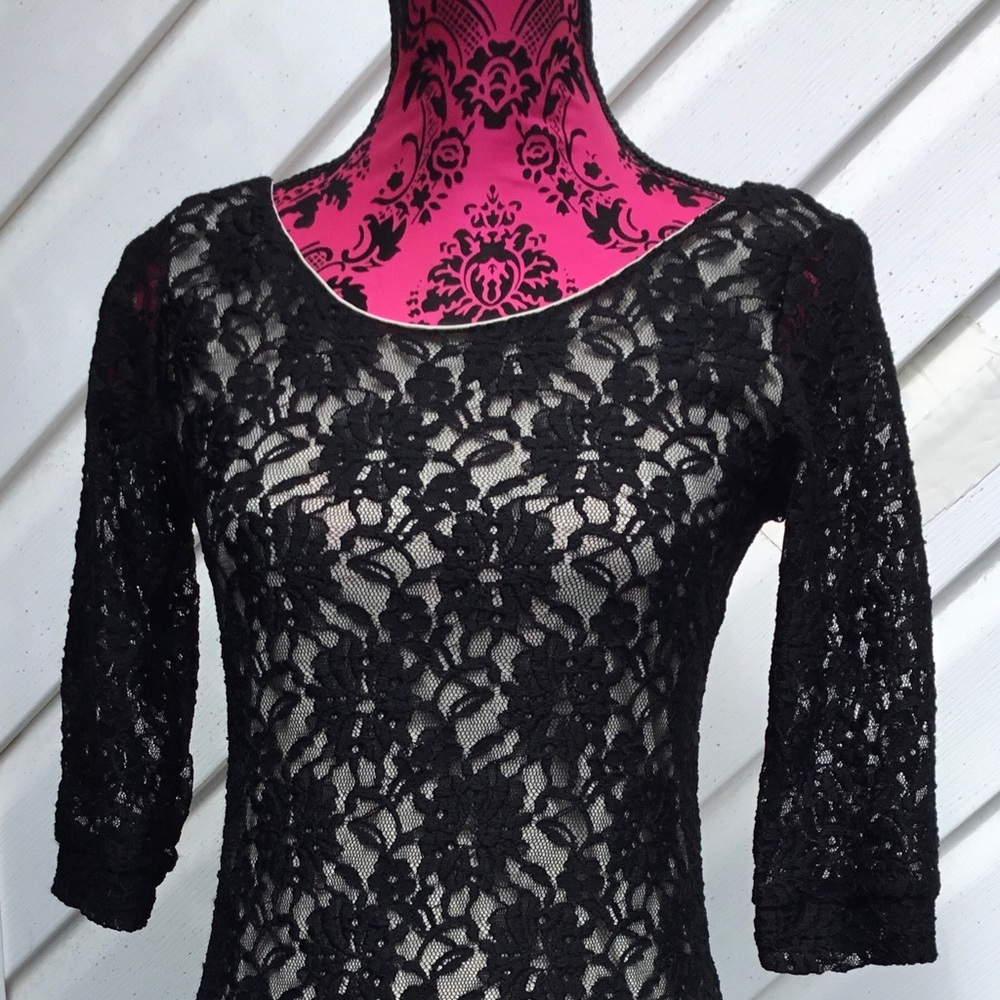 Lace Vanilla Bay dress. Size large.